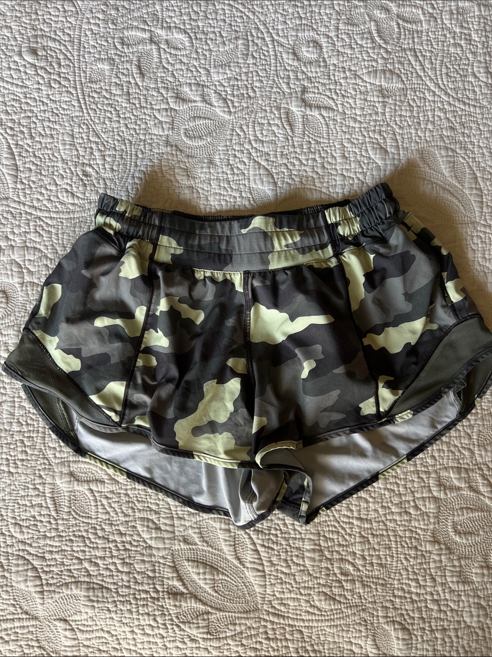 Lululemon low rise hotty-hot camo shorts, size 6